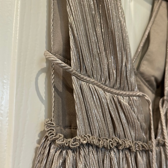 Elegant Silver Evening Gown - Picture 3 of 6